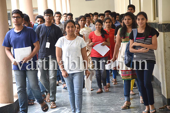 ಅಡೆ-ತಡೆಯಿಲ್ಲದೆ ನಡೆದ ಕಾಮೆಡ್-ಕೆ ಪರೀಕ್ಷೆ: ಮೇ 25ಕ್ಕೆ ಸರಿ ಉತ್ತರ ಪ್ರಕಟ
